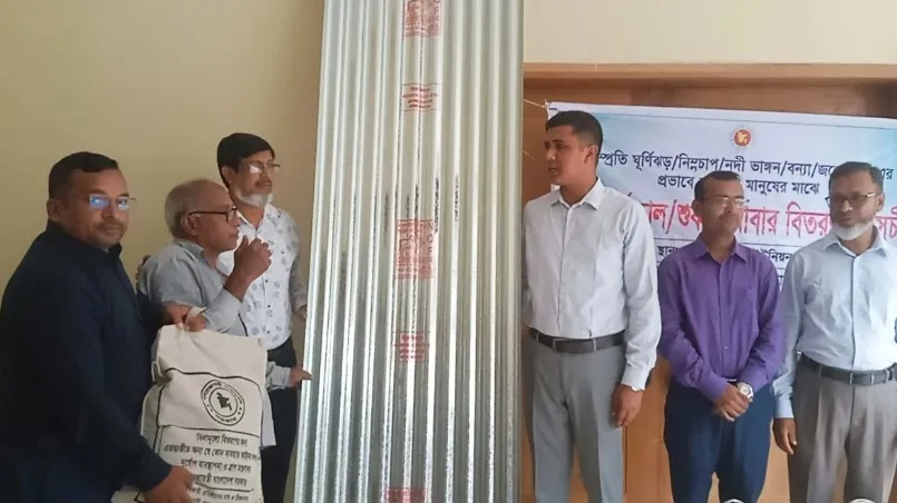 পটুয়াখালীতে কালবৈশাখীর তাণ্ডবে বিধ্বস্ত জনজীবন ,ক্ষতিগ্রস্তদের পাশে প্রশাসন 